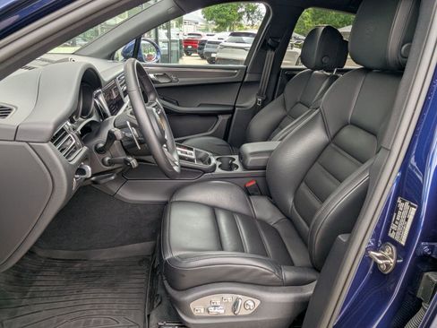 Certified 2026 Porsche Macan image 5