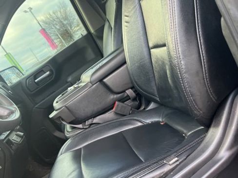 Used 2019 Chevrolet Silverado 1500 Custom Trail Boss w/ Custom Convenience Package image 13