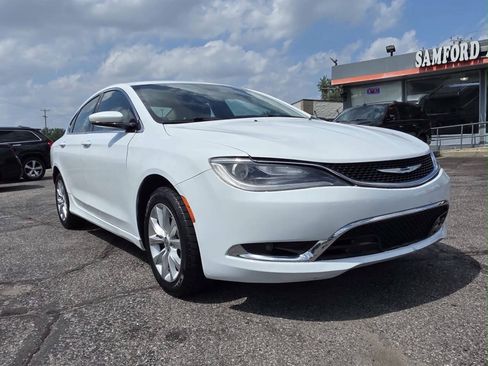 Used 2016 Chrysler 200 C FWD image 7