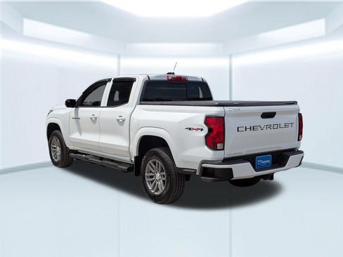 Used 2025 Chevrolet Colorado LT w/ Advanced Trailering Package AWD/4WD image 3