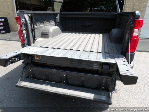 Used 2022 Chevrolet Silverado 1500 Custom w/ Safety Confidence Package AWD/4WD image 23