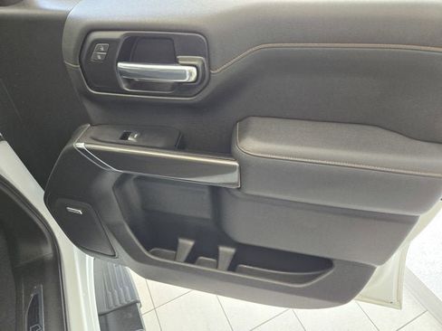 Used 2022 GMC Sierra 1500 AT4 image 3