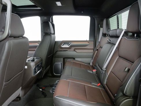 New 2026 GMC Sierra 2500 Denali w/ Denali Reserve Package AWD/4WD image 18