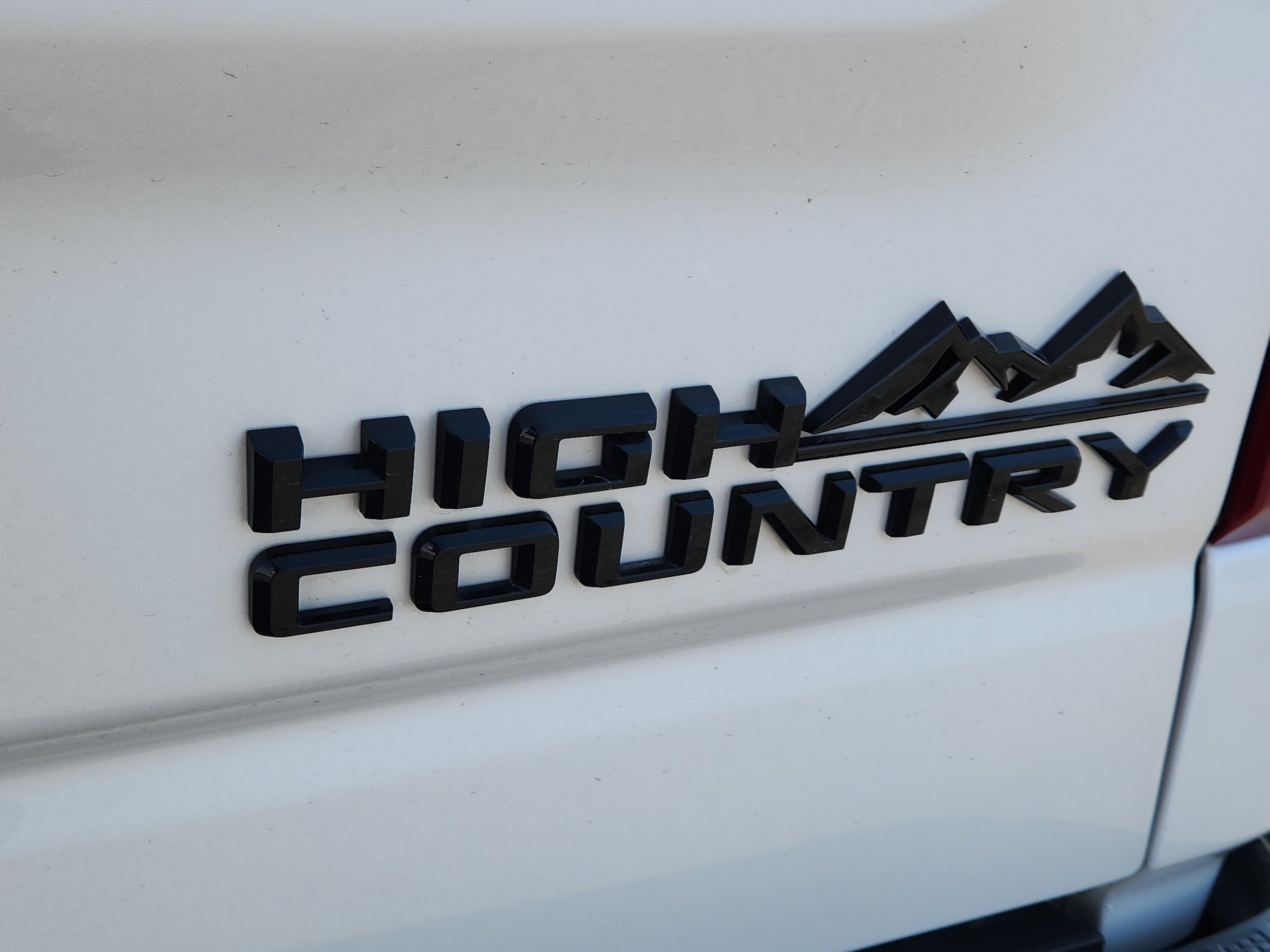 Used 2023 Chevrolet Silverado 1500 High Country w/ Technology Package AWD/4WD image 6