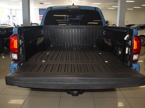 Used 2019 Toyota Tacoma TRD Off-Road w/ Technology Package AWD/4WD image 21