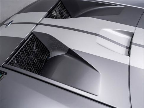 Used 2006 Ford GT RWD image 13