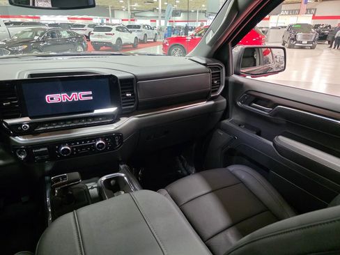 Used 2024 GMC Sierra 1500 SLT w/ SLT Premium Plus Package image 18