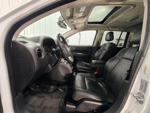Used 2017 Jeep Compass High Altitude AWD/4WD image 23
