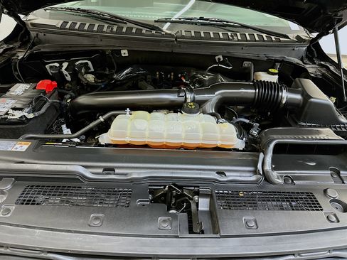 Used 2024 Ford Expedition Max XLT image 36