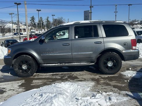 Used 2008 Chrysler Aspen Limited image 9