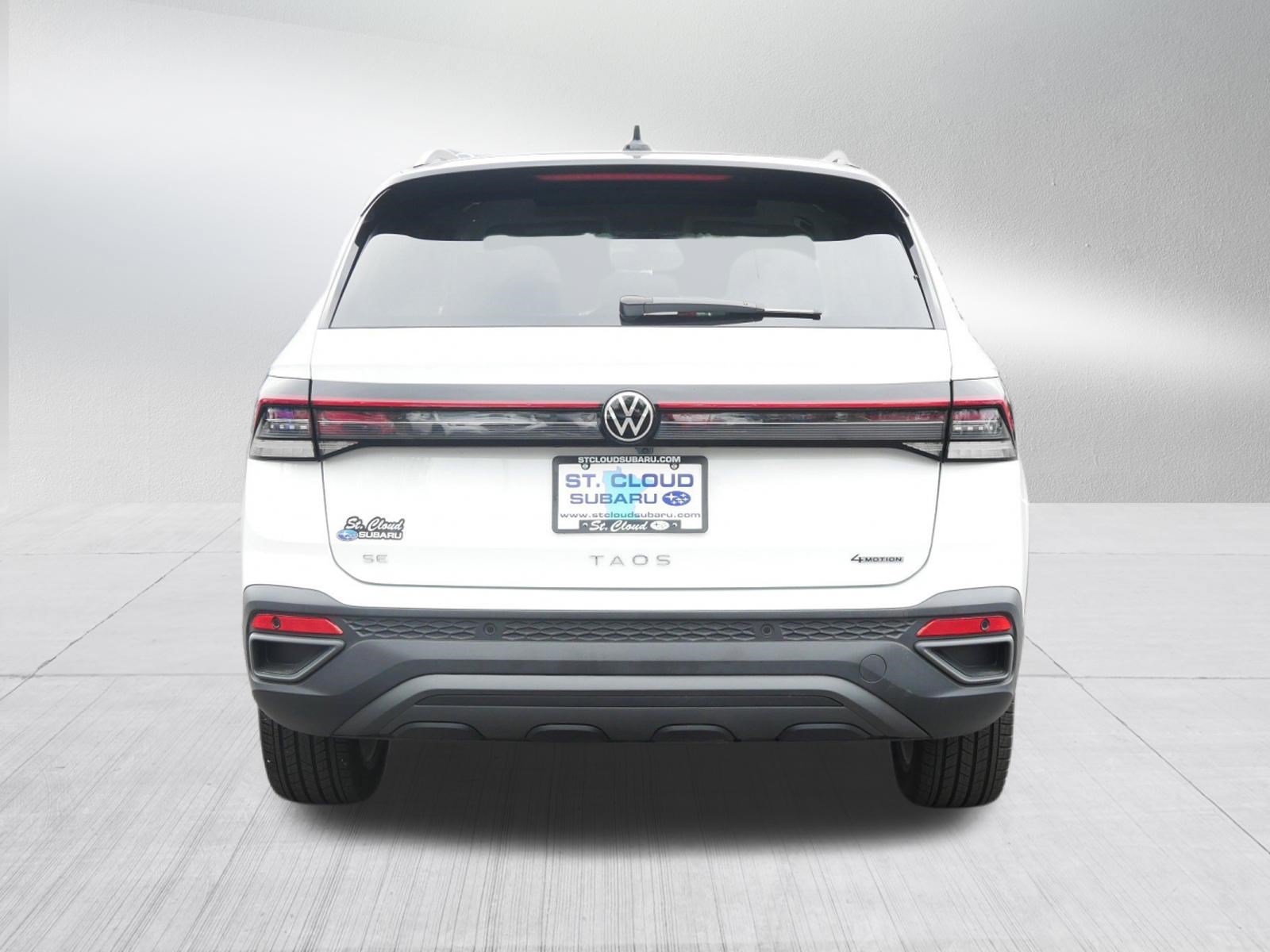 Used 2025 Volkswagen Taos SE AWD/4WD image 6