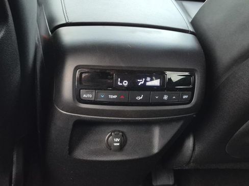 Used 2025 Hyundai Palisade SEL FWD image 16