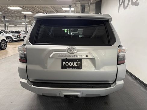 Used 2020 Toyota 4Runner SR5 Premium w/ Moonroof Package AWD/4WD image 5