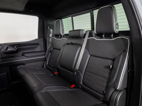 Used 2025 GMC Sierra 1500 AT4X AWD/4WD image 18