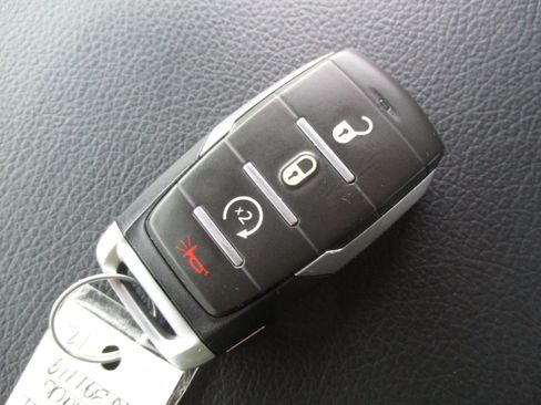 Used 2022 RAM 1500 Big Horn AWD/4WD image 39