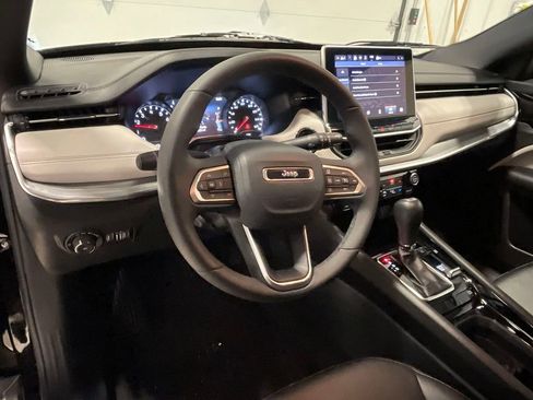 Used 2024 Jeep Compass Limited image 20