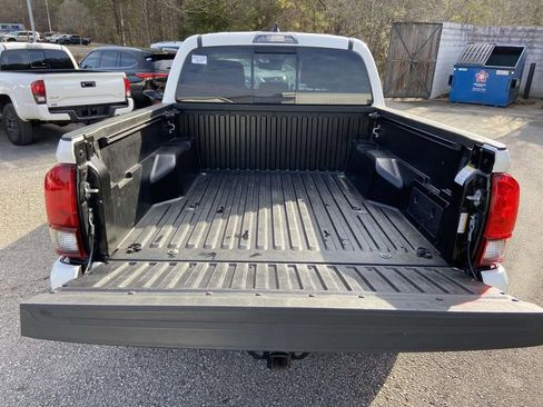 Used 2023 Toyota Tacoma SR5 w/ Technology Package image 9