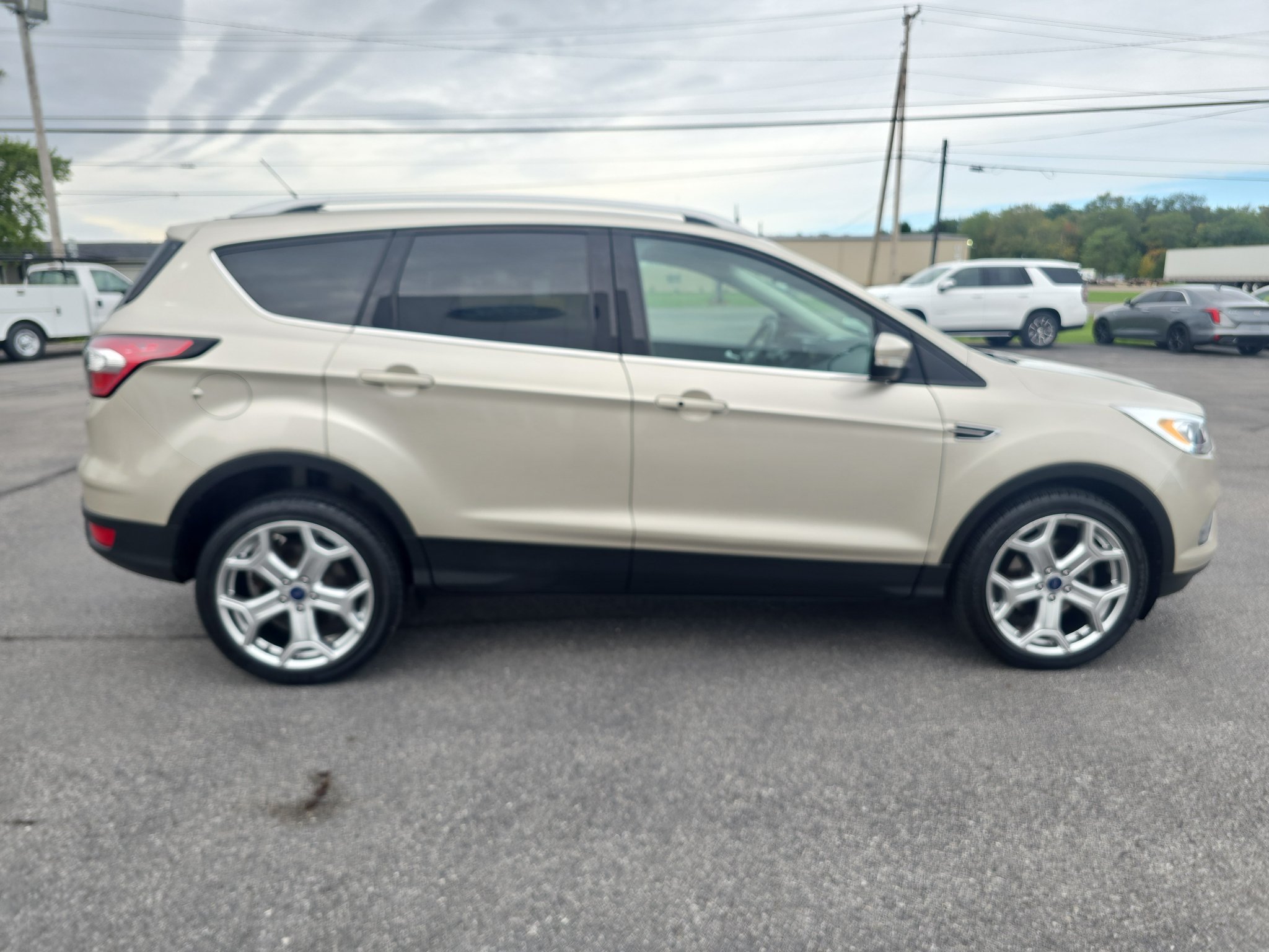 Used 2017 Ford Escape Titanium FWD image 5