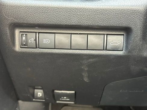 Used 2022 Toyota RAV4 XLE w/ Convenience Package image 18