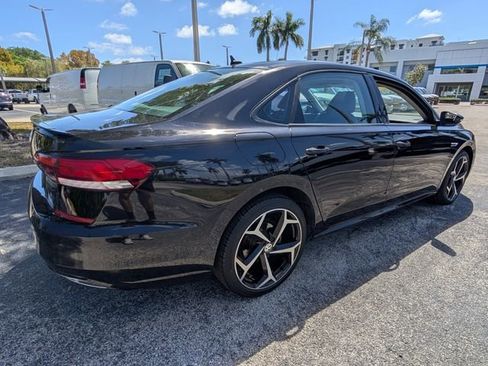 Used 2020 Volkswagen Passat 2.0T R-Line image 17