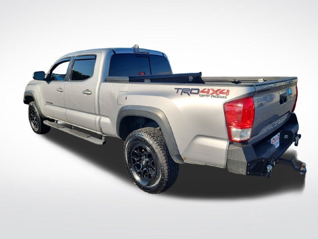 Used 2017 Toyota Tacoma TRD Off-Road AWD/4WD image 3