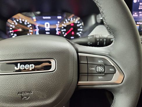 New 2025 Jeep Compass Latitude AWD/4WD image 12