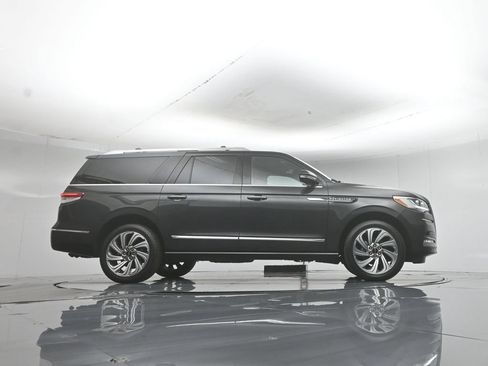 Used 2023 Lincoln Navigator L Reserve AWD/4WD image 51