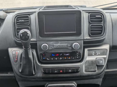 Used 2025 RAM ProMaster 2500 w/ Convenience Group FWD image 18