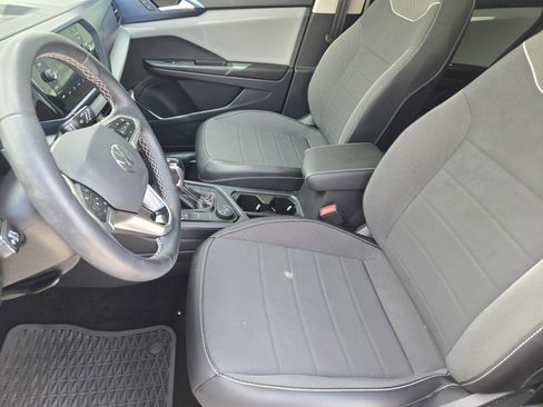 Used 2023 Volkswagen Taos SE image 16