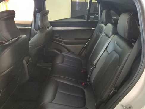 Used 2024 Jeep Wagoneer Launch Edition image 13