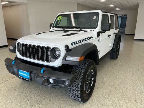 Used 2025 Jeep Wrangler Unlimited Rubicon 4xe w/ Safety Group AWD/4WD image 3