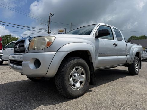 Used 2010 Toyota Tacoma 4x4 Access Cab w/ SR5 Pkg #2 image 2