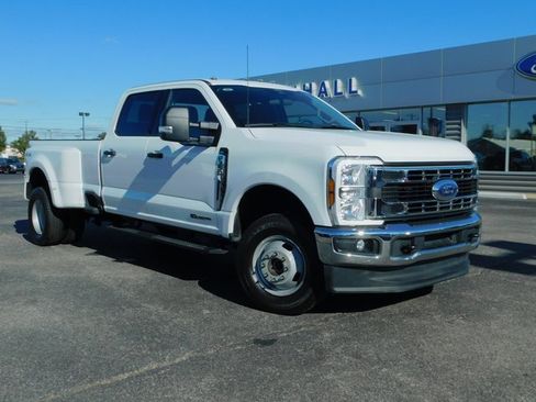 Used 2024 Ford F350 XLT image 2
