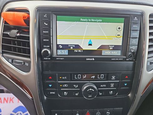 Used 2013 Jeep Grand Cherokee Limited w/ Luxury Group II image 19