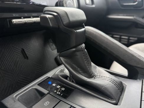 Used 2025 Toyota Tacoma TRD Sport AWD/4WD image 19
