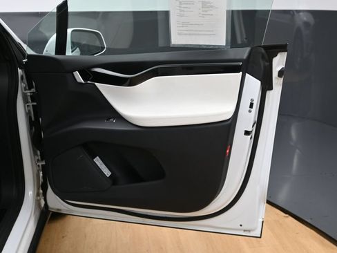 Used 2019 Tesla Model X 100D AWD/4WD image 33