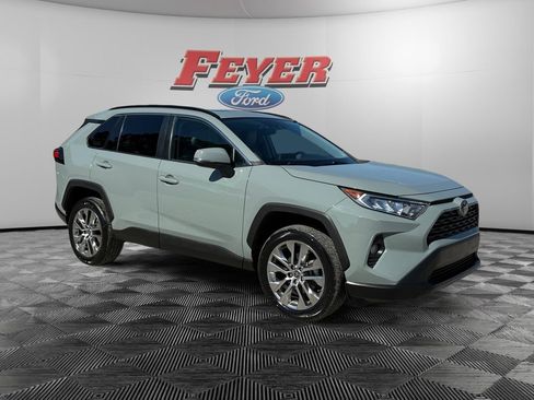 Used 2021 Toyota RAV4 XLE Premium FWD image 7