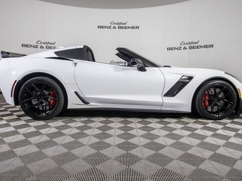 Used 2016 Chevrolet Corvette Z06 w/ Z07 Performance Package RWD image 3