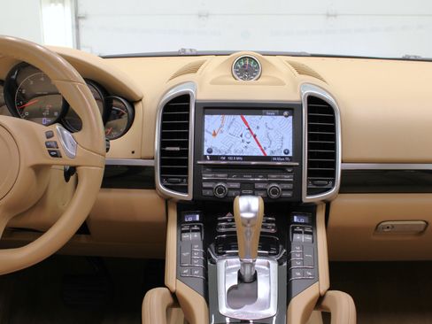 Used 2012 Porsche Cayenne image 57