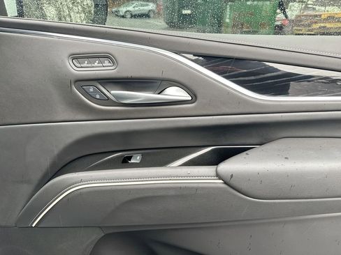 Used 2024 Cadillac Escalade Sport w/ LPO, ONYX Package image 33