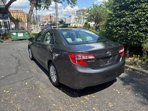 Used 2013 Toyota Camry LE FWD image 4