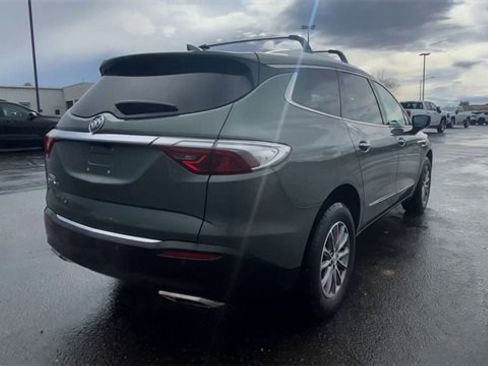 Used 2022 Buick Enclave Essence image 8