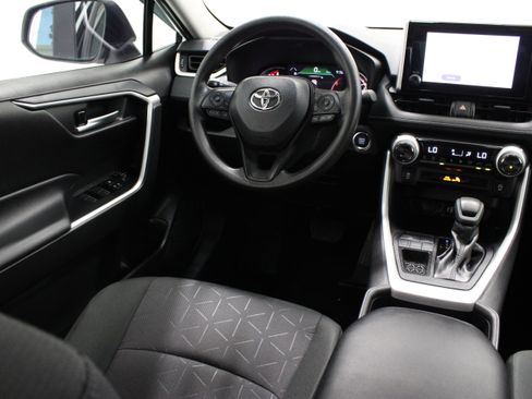 Used 2025 Toyota RAV4 XLE FWD image 30