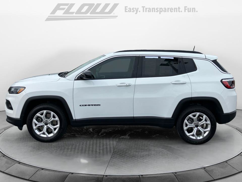 Used 2025 Jeep Compass Latitude AWD/4WD image 5