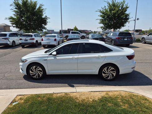 Used 2021 Volkswagen Jetta SEL Premium FWD image 9