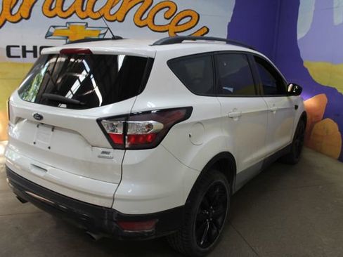 Used 2017 Ford Escape SE w/ Equipment Group 201A FWD image 8