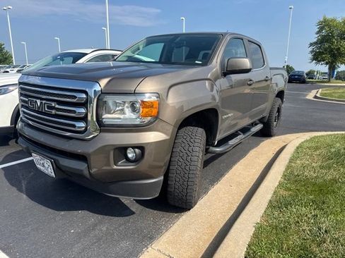 Used 2017 GMC Canyon SLE w/ SLE Convenience Package AWD/4WD image 2