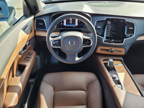 Certified 2023 Volvo XC90 T8 Plus w/ Protection Package Premier image 14