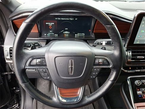 Used 2021 Lincoln Navigator Reserve image 16