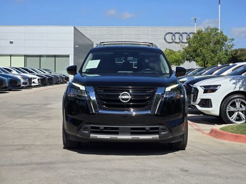 Used 2023 Nissan Pathfinder Platinum w/ Cargo Package image 3
